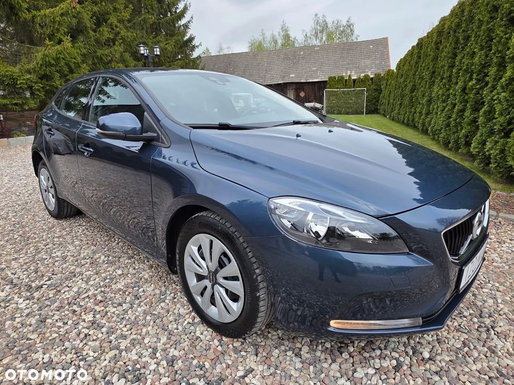 Volvo V40 D2 Momentum - 1