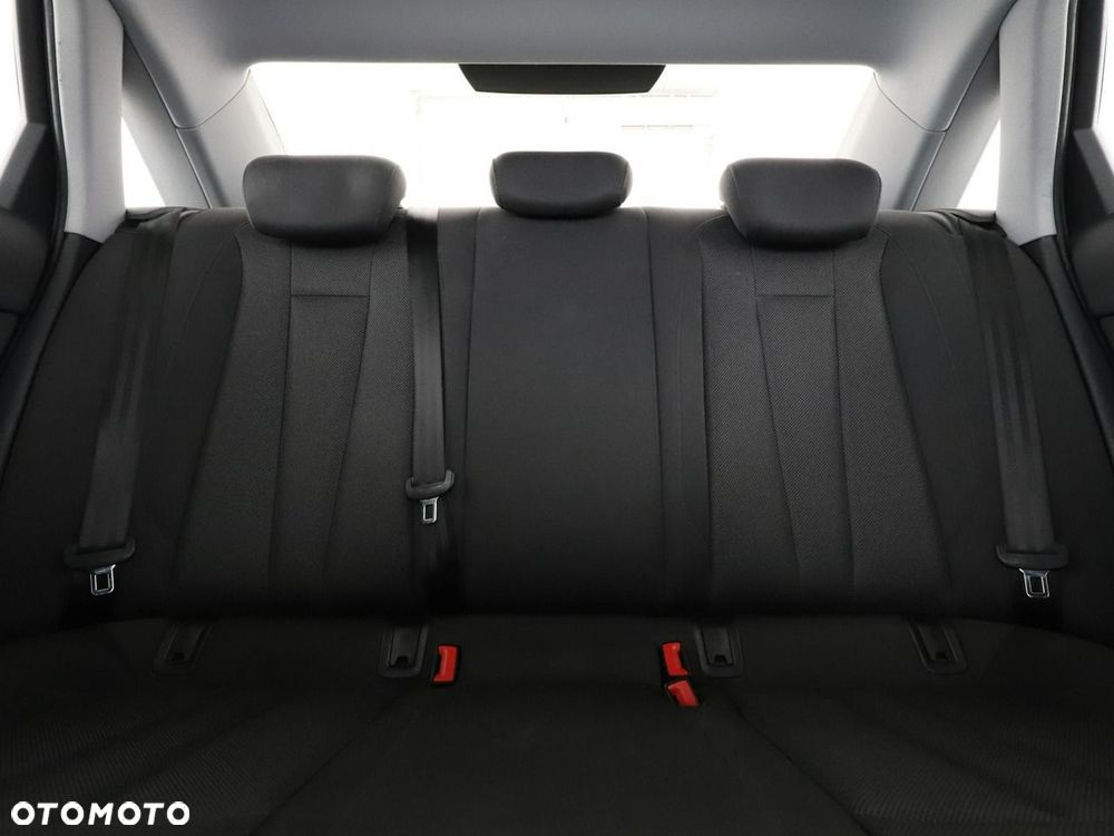 Audi A4 Limousine 35 TFSI mHEV S Line S tronic - 19