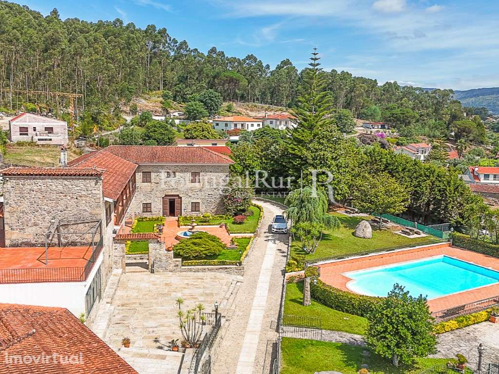 Propriedade histórica com 11.000 m² de terreno - Grande imagem: 5/46