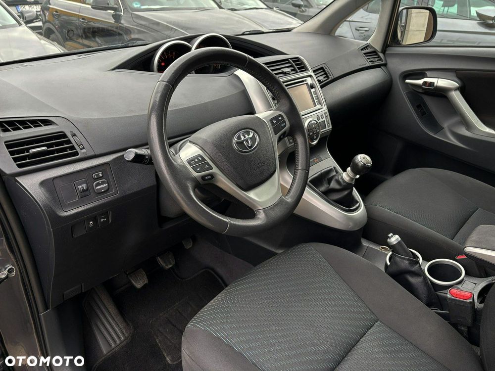 Toyota Verso 1.8 Premium 7os - 12