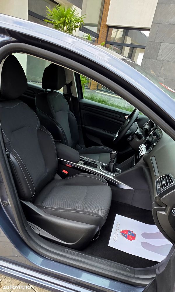 Renault Megane TCe 140 GPF Equilibre - 21