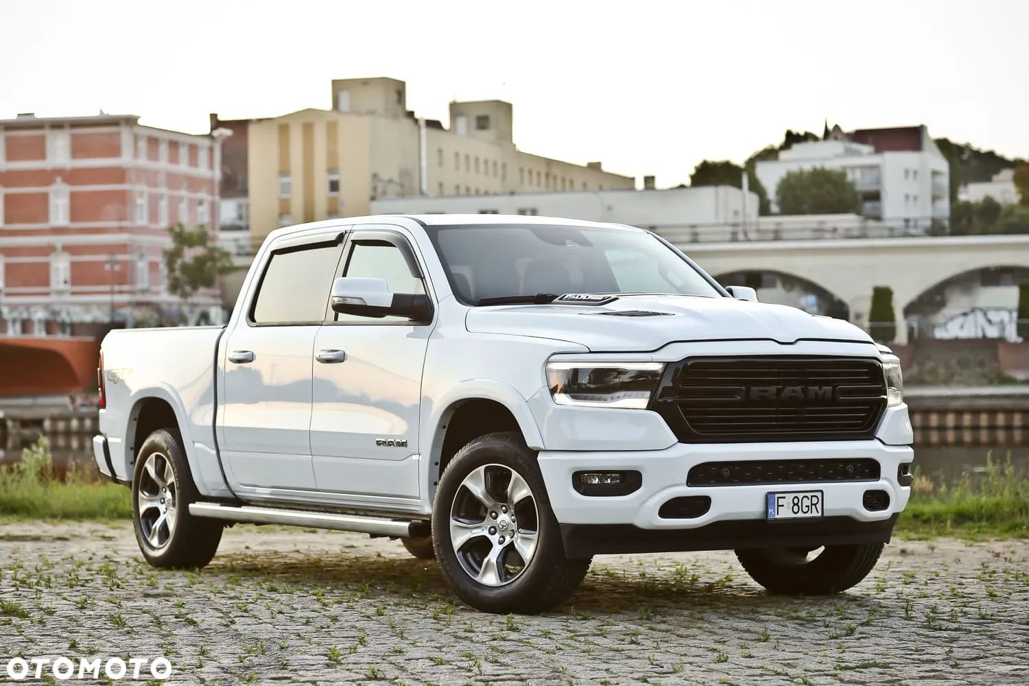 RAM 1500 Crew Cab Laramie - 1