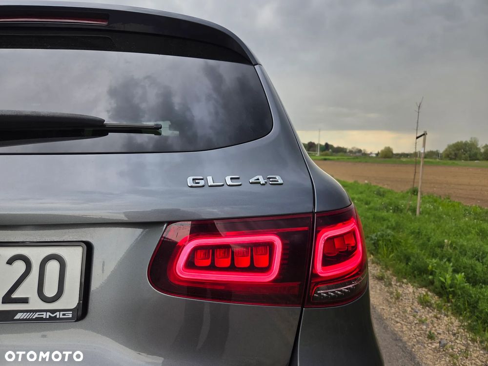 Mercedes-Benz GLC - 12