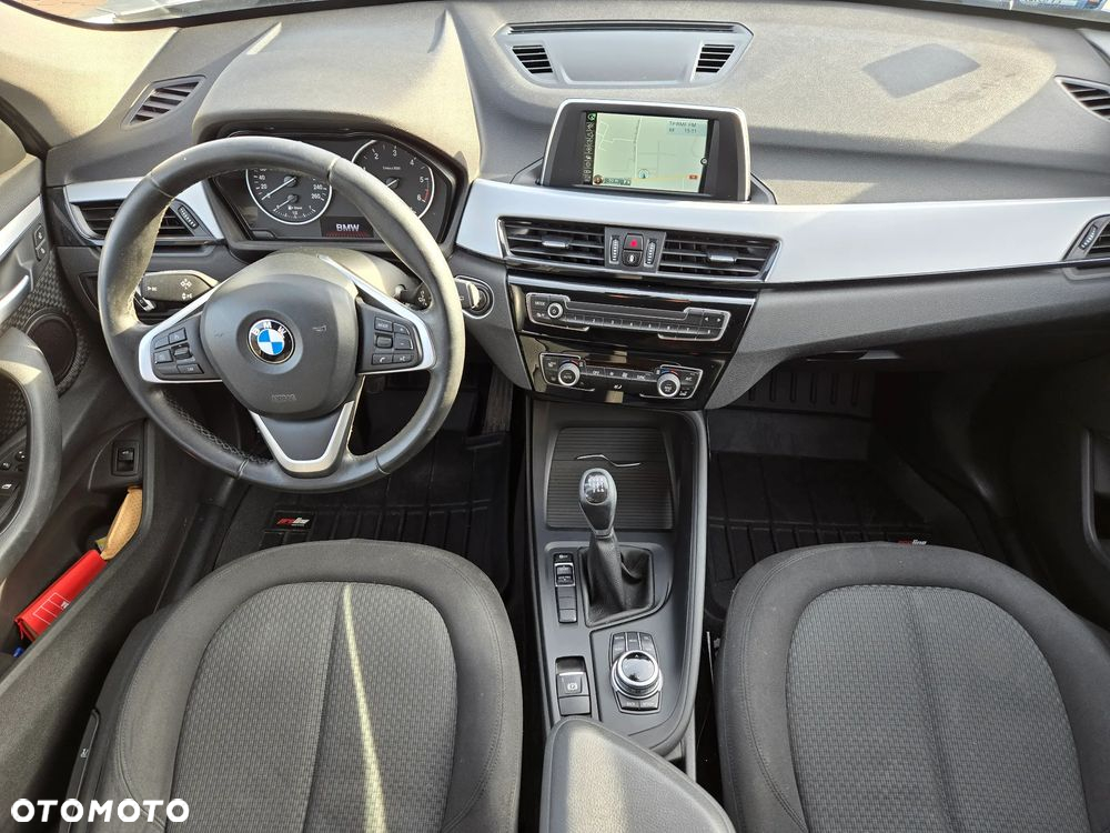 BMW X1 sDrive18d - 14