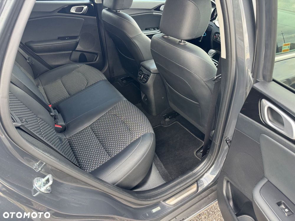 Kia XCeed - 14
