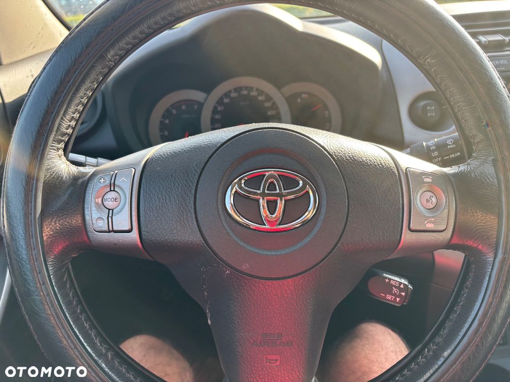 Toyota RAV4 - 23