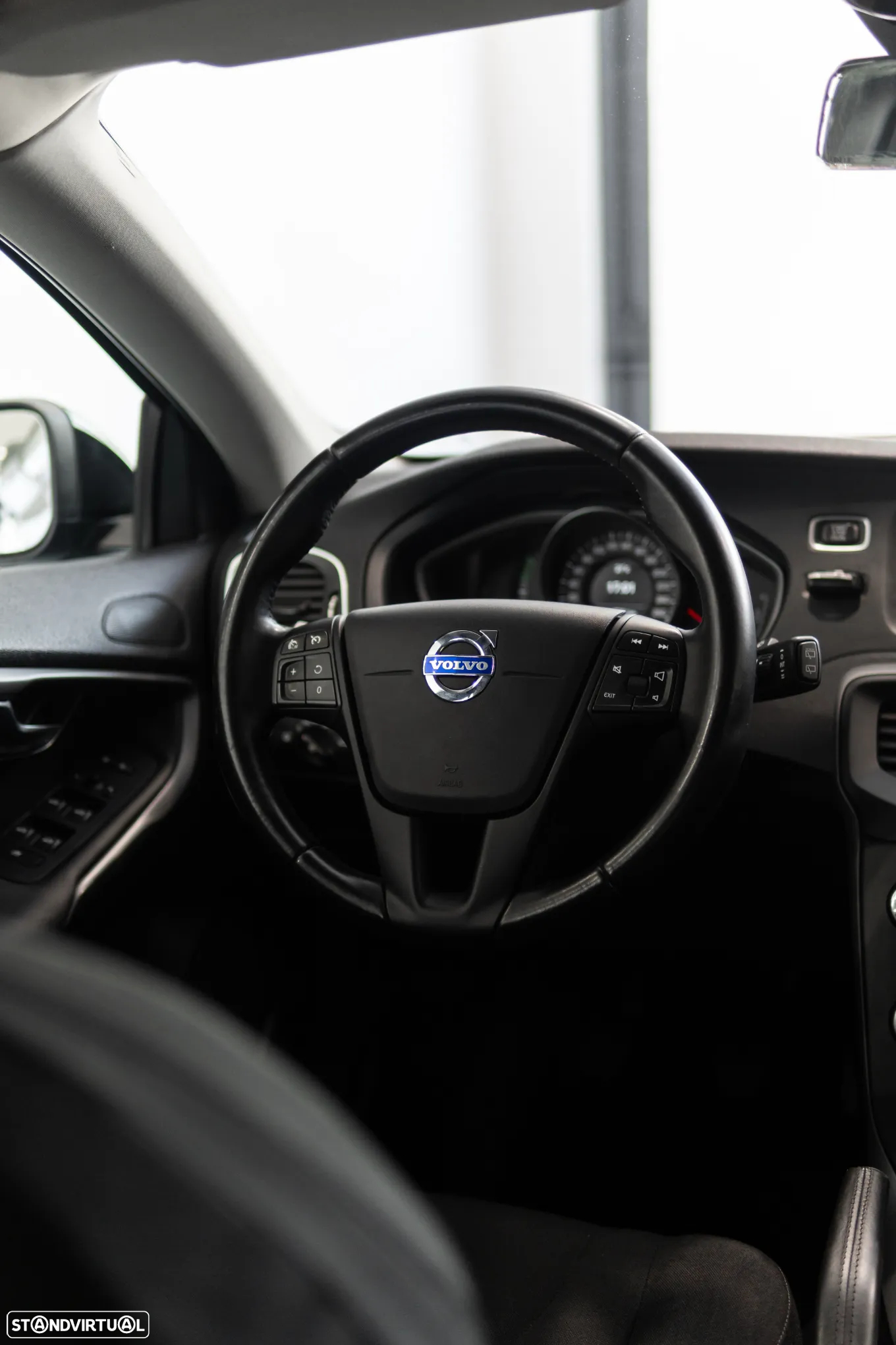 Volvo V40 1.6 D2 Momentum - 28