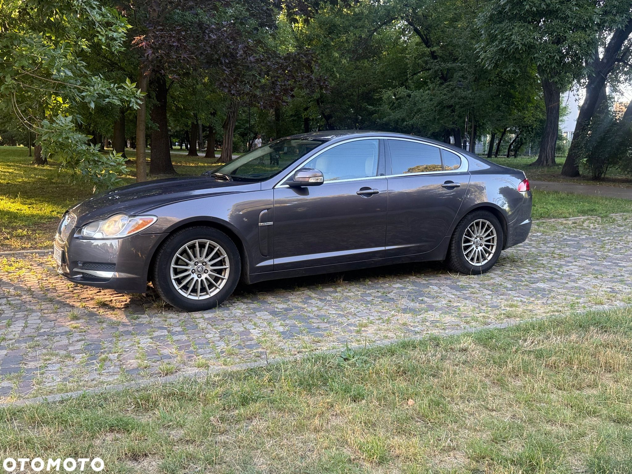 Jaguar XF 2.7 V6 D Luxury - 1