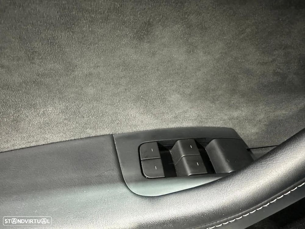Tesla Model Y Standard - 42