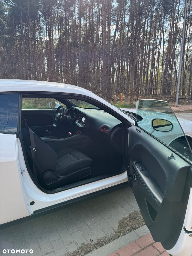 Dodge Challenger - 19