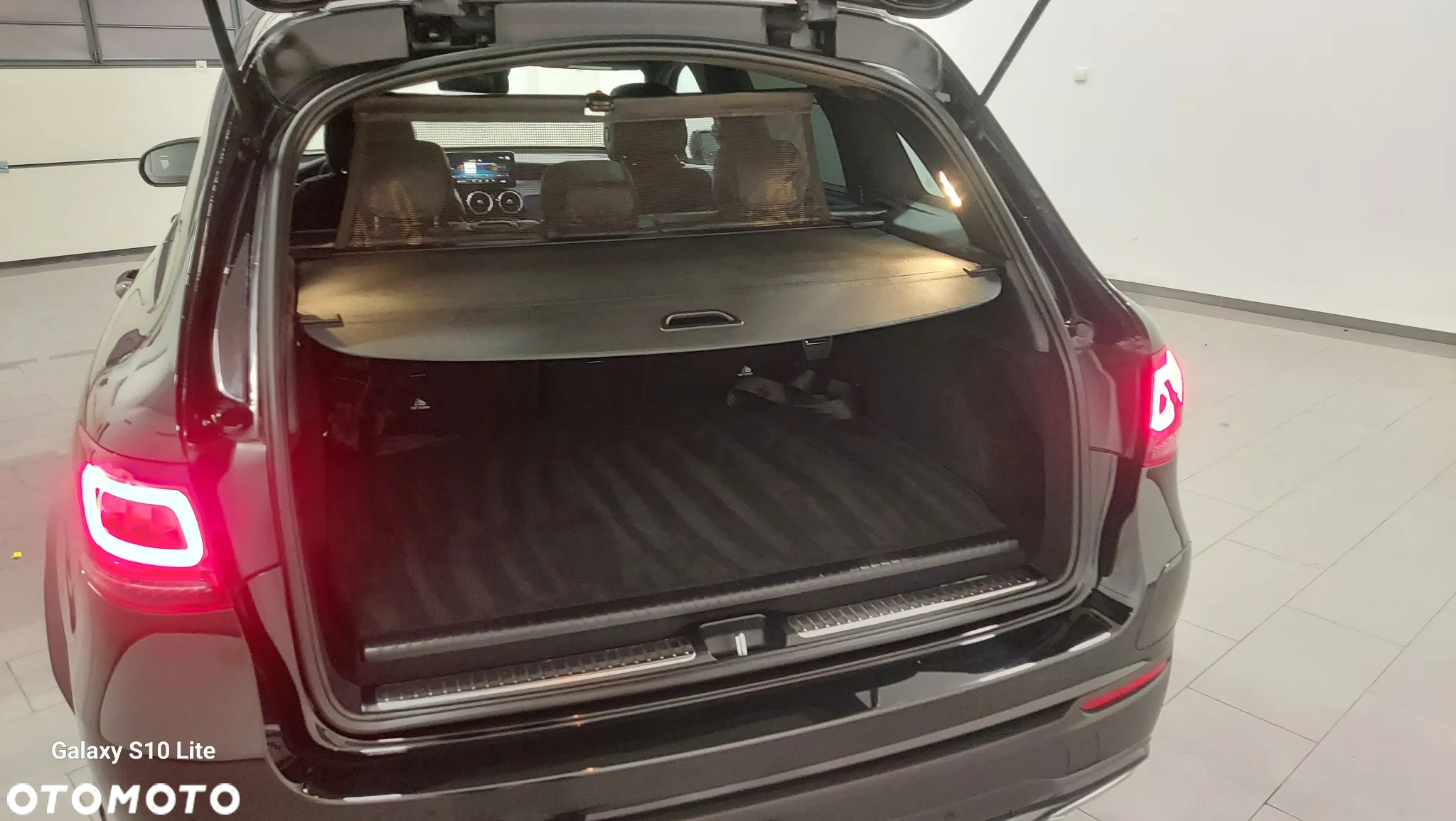 Mercedes-Benz GLC 300 d 4Matic 9G-TRONIC AMG Line Plus - 9