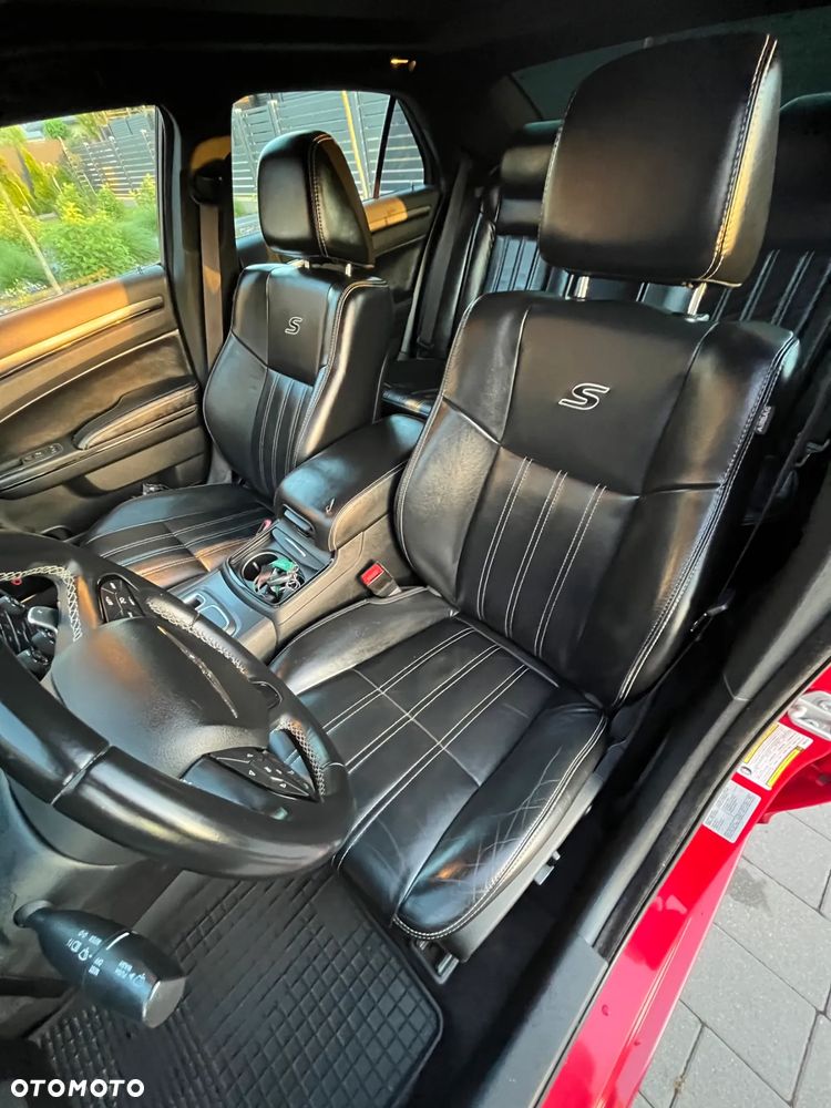 Chrysler 300s - 12