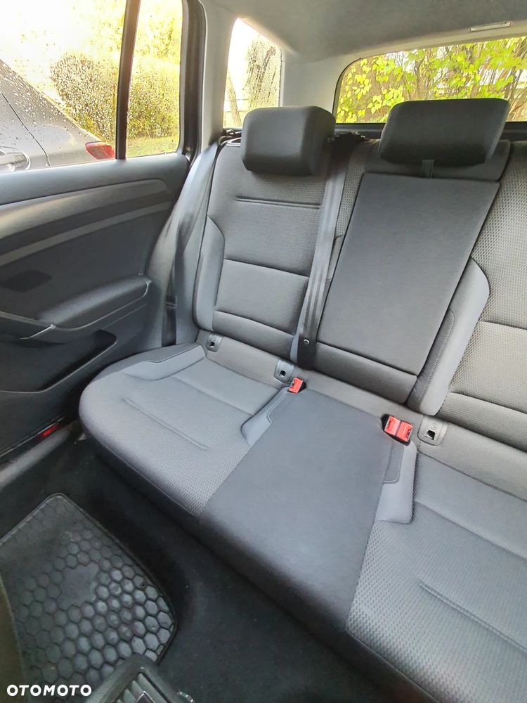 Volkswagen Golf - 8