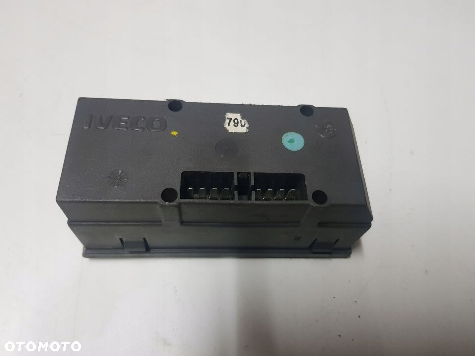 PRZEŁĄCZNIK PANEL STEROWANIA LUSTEREK IVECO EUROCARGO 99488790 EZ * - 2