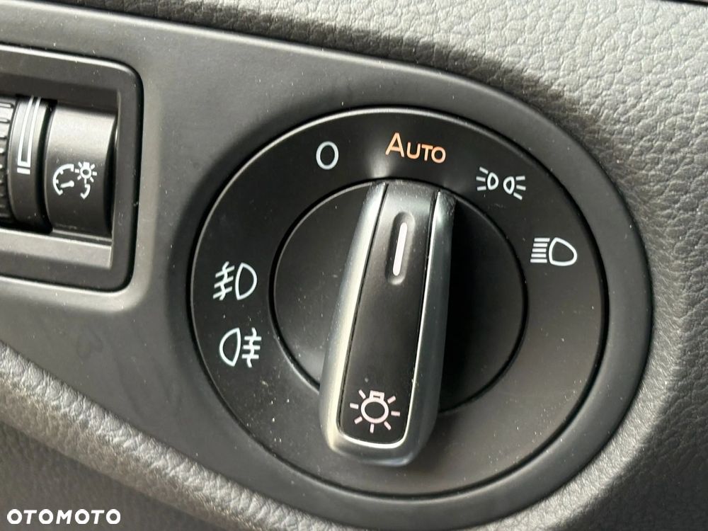 Volkswagen Sharan 2.0 TDI 4Motion BlueMotion Technology Highline - 24