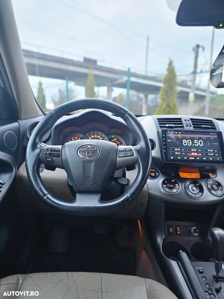 Toyota RAV4 2.2 D-4D 4x4 Automatik Executive - 8