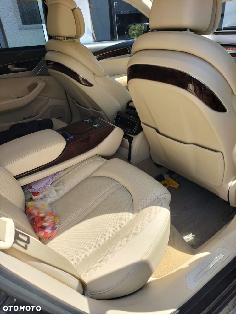 Audi A8 - 4