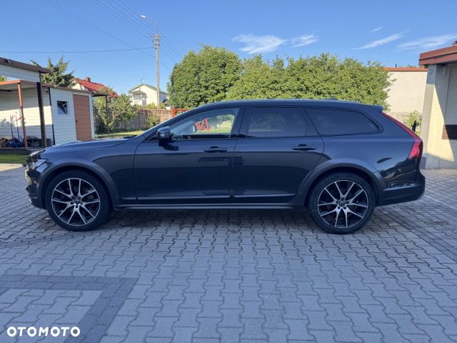 Volvo V90 Cross Country - 3