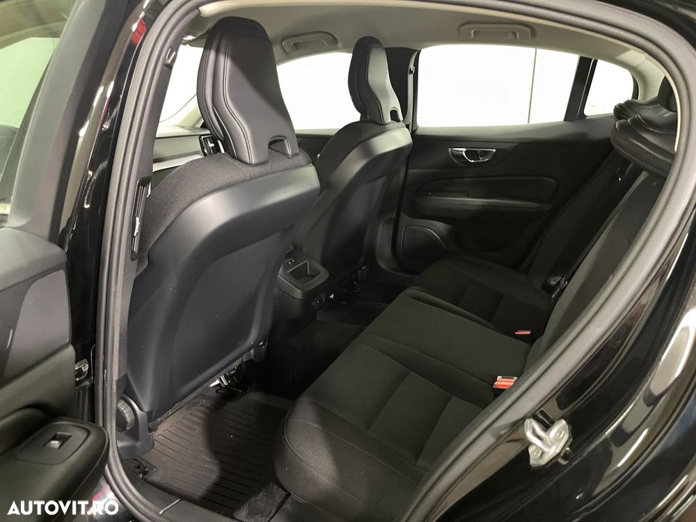 Volvo S60 B4 MHEV AT Plus Dark - 12