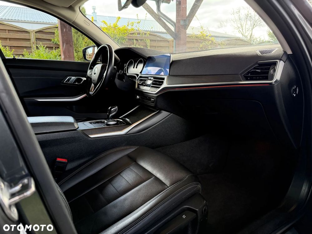 BMW Seria 3 320d - 15
