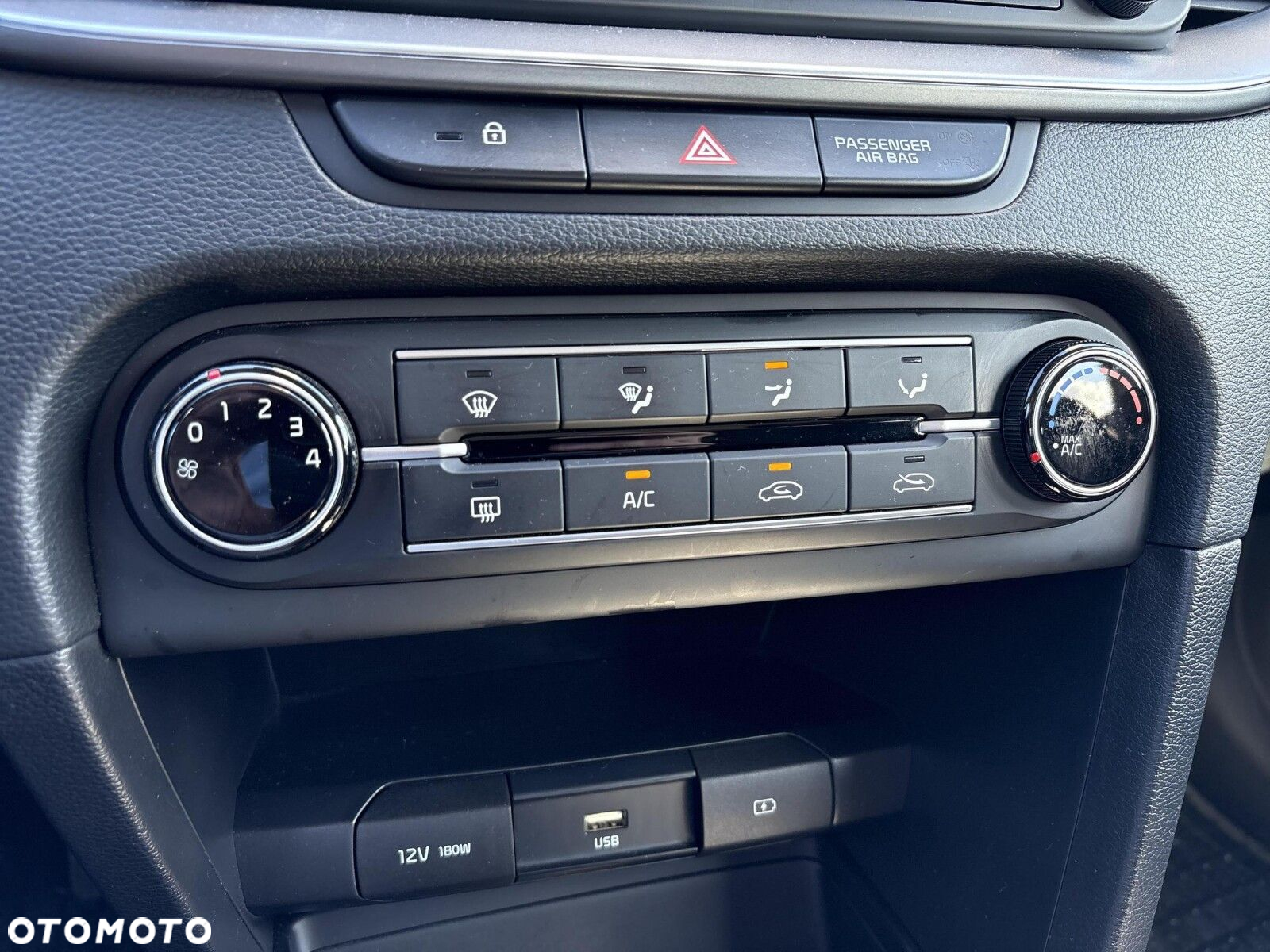 Kia Ceed - 22