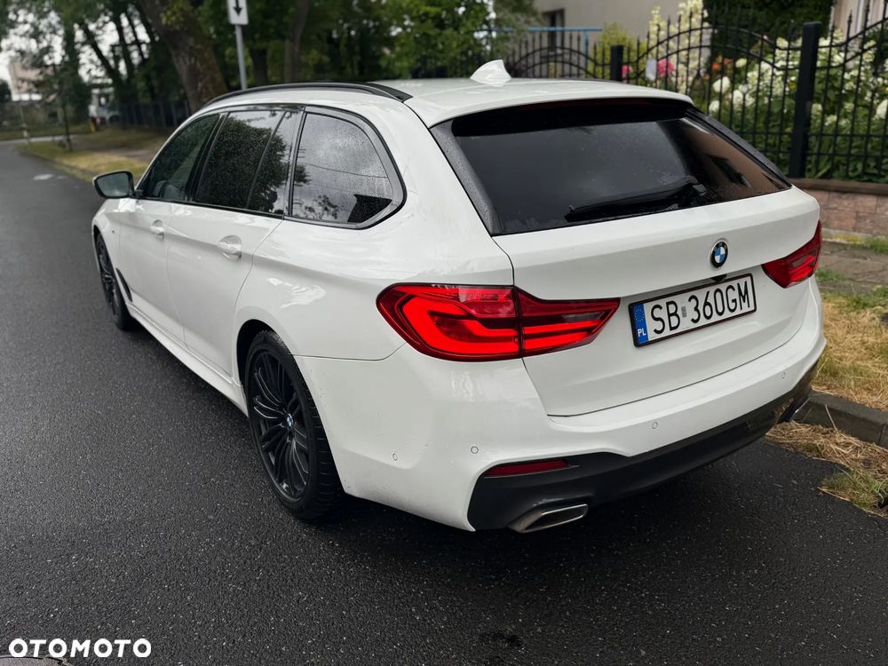 BMW Seria 5 520d M Sport - 8