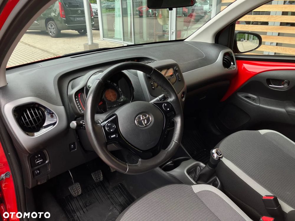 Toyota Aygo x-play - 28