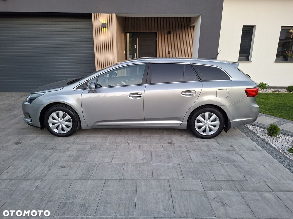Toyota Avensis - 2