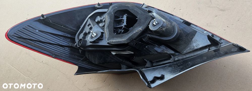 Opel Corsa D  lampa tył tylna prawa lewa  5D - 18