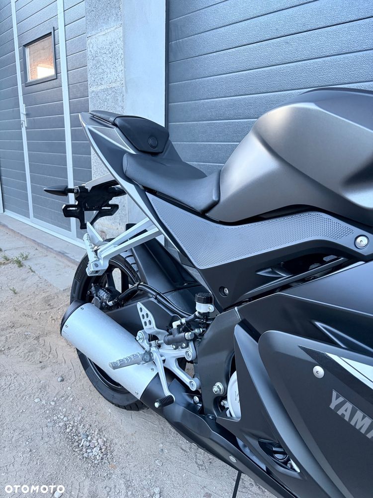 Yamaha YZF - 2