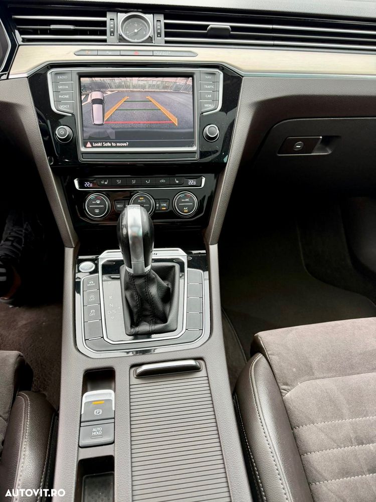 Volkswagen Passat - 22