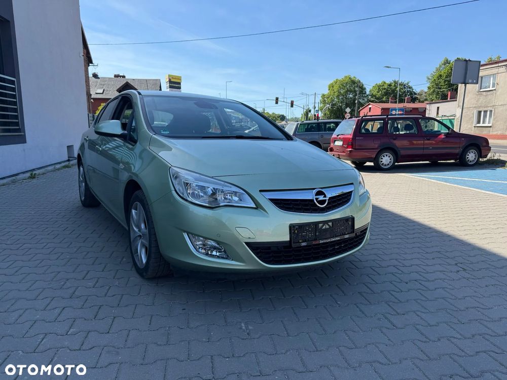 Opel Astra 1.4 Turbo - 2