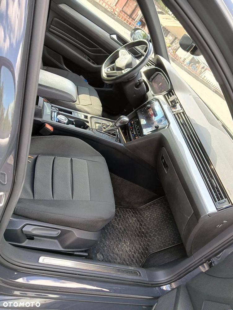Volkswagen Passat - 16