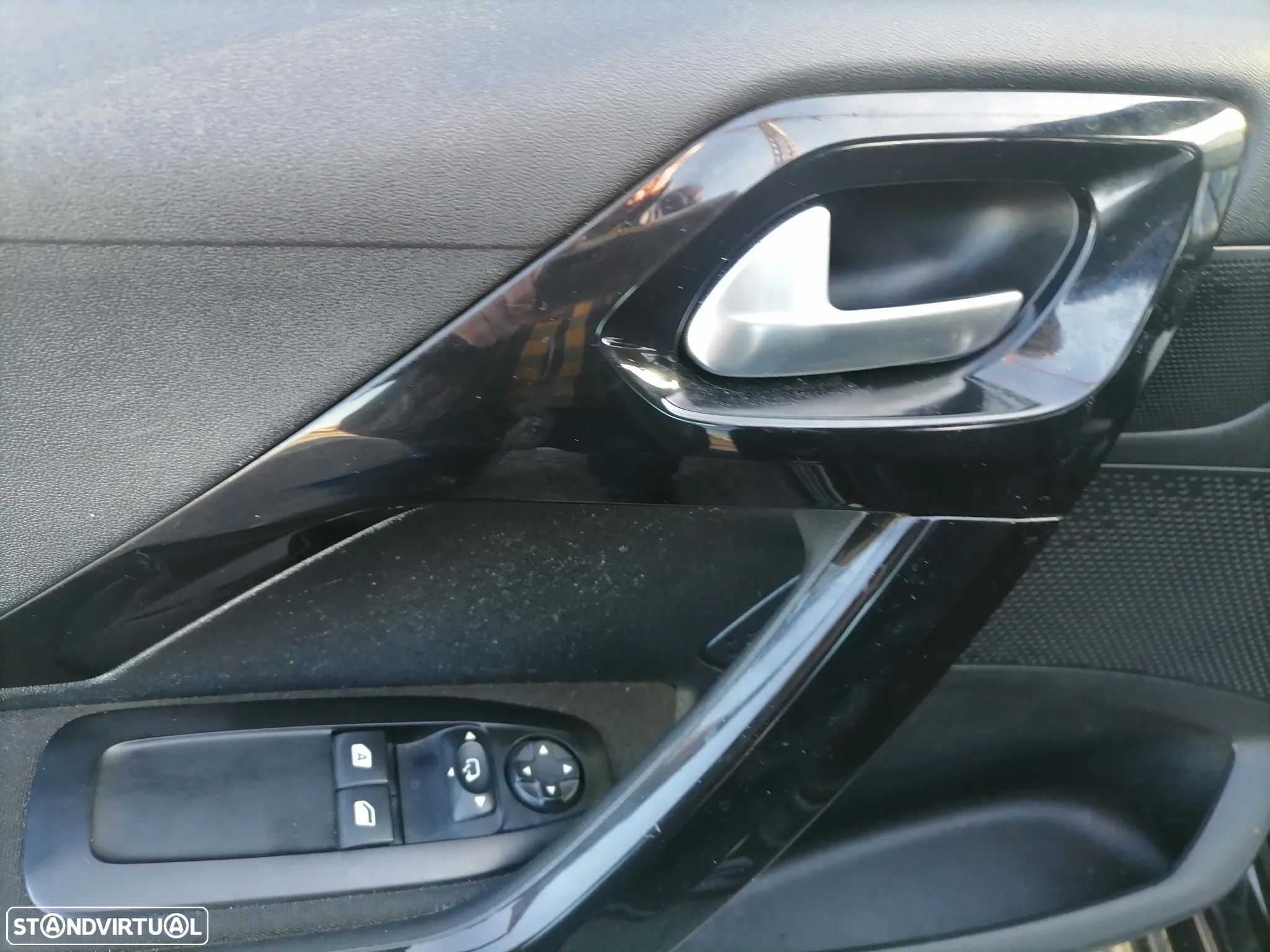 Peugeot 208 1.6 BlueHDi Style - 17