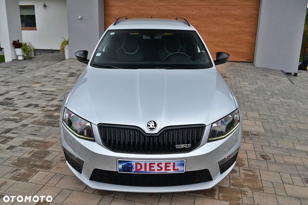 Skoda Octavia 2.0 TDI DSG RS - 11
