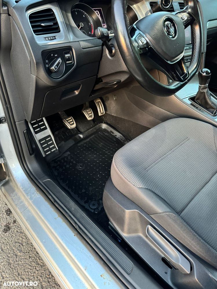 Volkswagen Golf - 14
