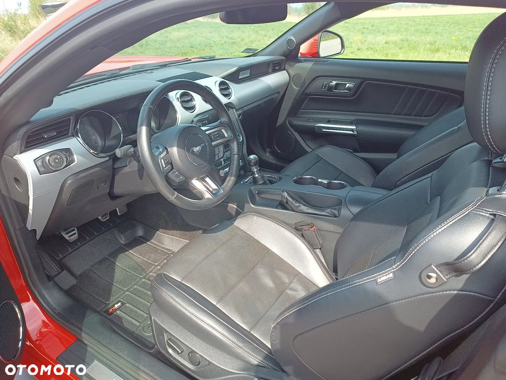 Ford Mustang 5.0 V8 GT - 4