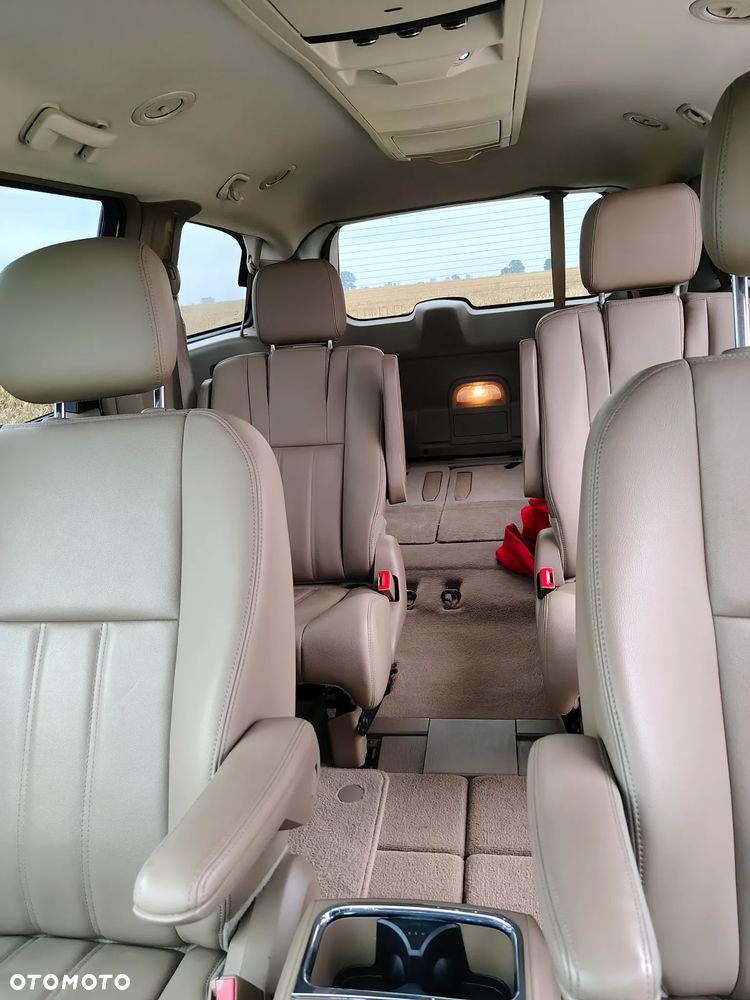 Chrysler Town & Country 3.6 Limited - 27