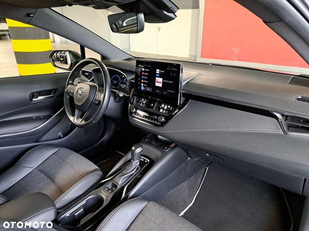 Toyota Corolla 1.8 Hybrid Style - 17