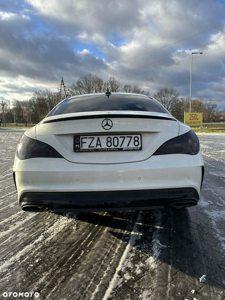 Mercedes-Benz CLA 220 4-Matic - 8