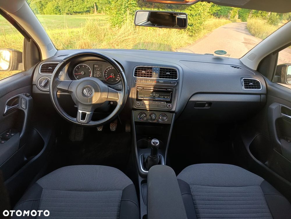 Volkswagen Polo 1.4 16V Comfortline - 17