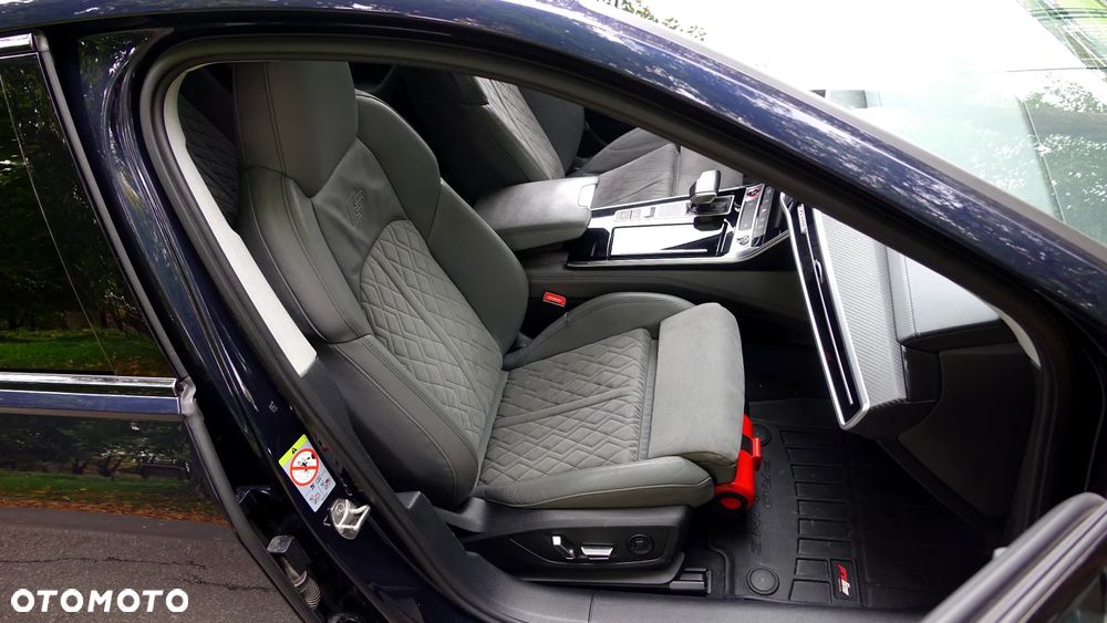 Audi S6 Avant - 13