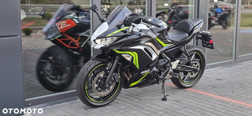 Kawasaki Ninja - 25