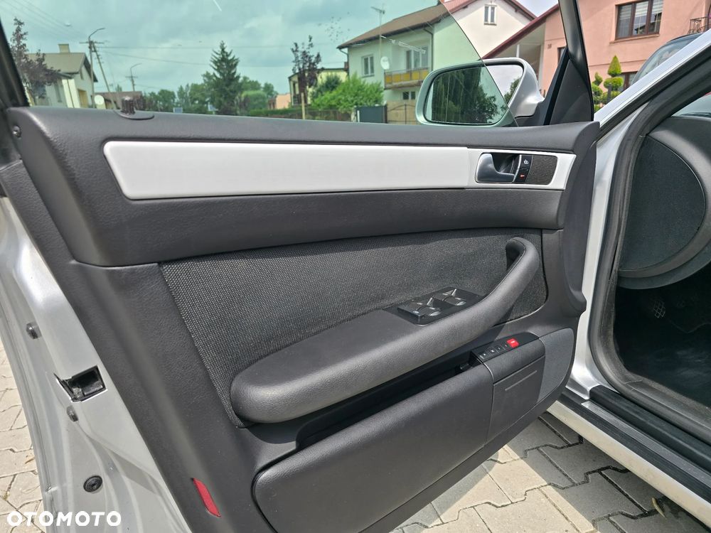 Audi A6 Avant 2.7 T quattro - 11