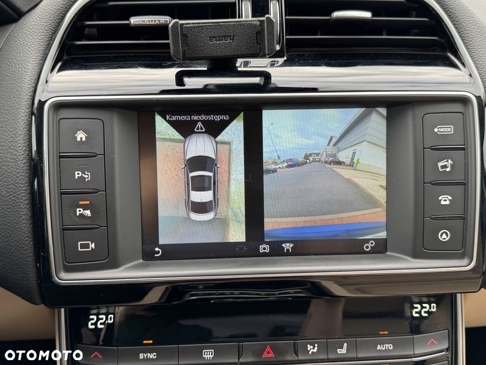 Jaguar XE 2.0 D Prestige - 13