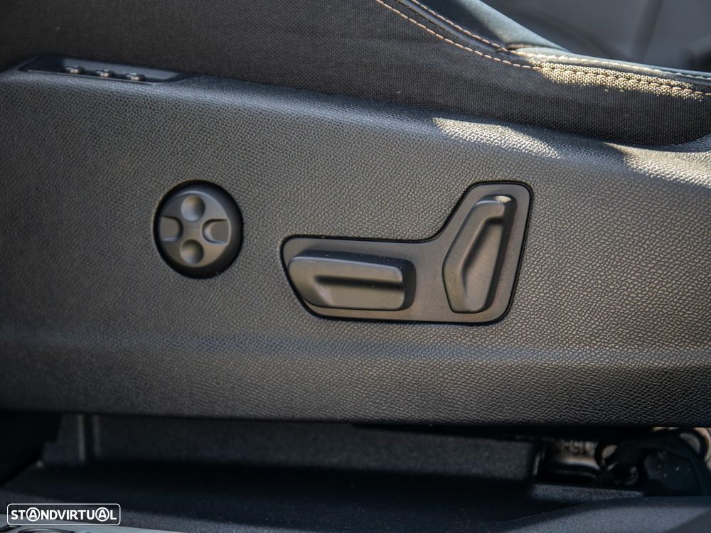 Peugeot 3008 1.6 Hybrid4 GT Pack e-EAT8 - 44