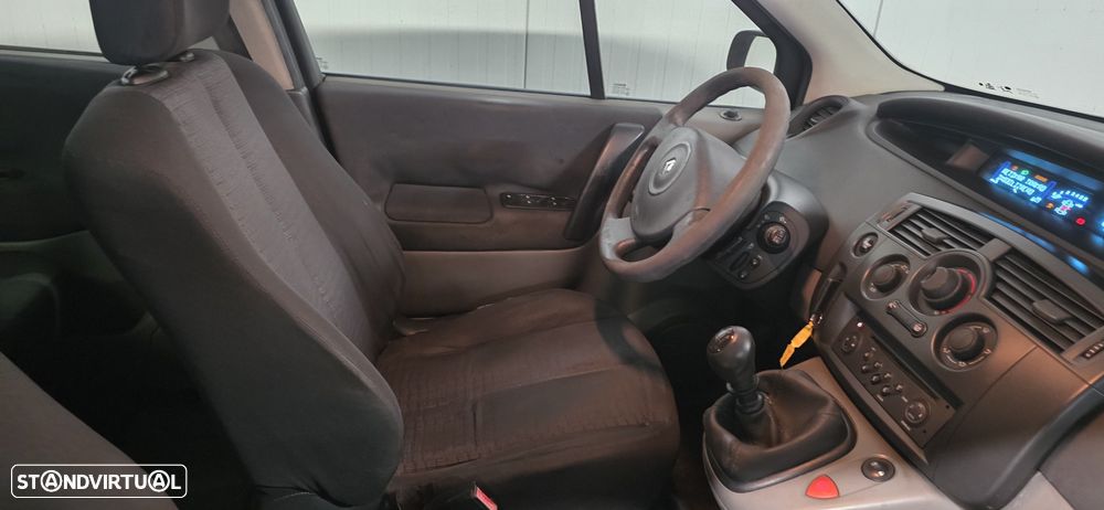 Renault Scénic 1.5 dCi Exclusive SS - 12
