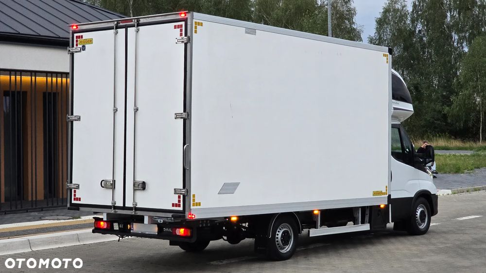 Iveco ❗️❗️DAILY 3.0 180KM 35S18 ❗️❗️ZABUDOWA JEGGER 10 PALET / KONTENER 5M / PODUSZKI PNEUMATYCZNE / SKRZYNIA MANUALNA / NAWIGACJA / TEMPOMAT ADAPTACYJNY / KABINA SYPIALNIANA / LEKKI KONTENER / WERSJA WZMOCNIONA / SALON POLSKA / FULL LED / RAMA / MAKSYMALNA OPCJA WYPOSAŻENIA❗❗ STAN - JAK NOWY ❗️ - 5