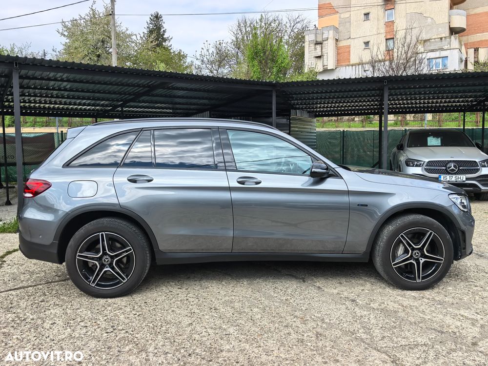 Mercedes-Benz GLC 300 de 4Matic 9G-TRONIC AMG Line - 11