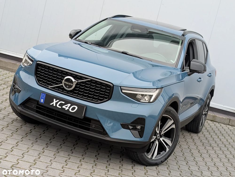 Volvo XC 40 B4 AWD Ultimate Dark - 13